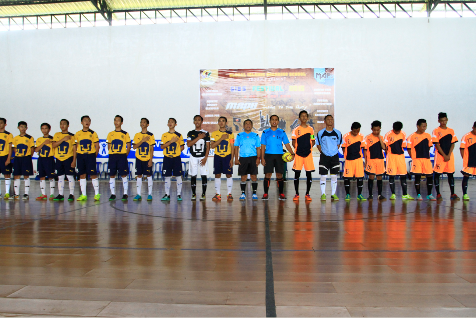Final Futsal SMA, SMAN 1 Banjarmasin melawan SMKN 2 Banjarmasin dengan skor akhir 7-2. SMASA Win! Good Job <a href="/sman1_bjm/">SMAN 1 Banjarmasin</a>