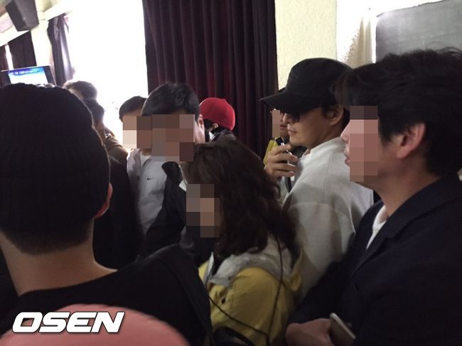 kor_celebrities's tweet photo. 俳優 ペ・ヨンジュン、（12日、キム・ヒョンジュン新兵教育隊入所式） http://t.co/zwHIs0Qu2x