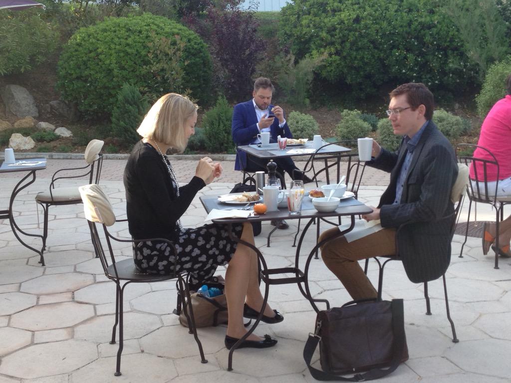 Crifi66's tweet photo. Lovely start into the new day with a working breakfast! @peter_daley @EdwardPetersen1 @JRamsayDigital @PriteshGadhia http://t.co/p0bHMu5Jew