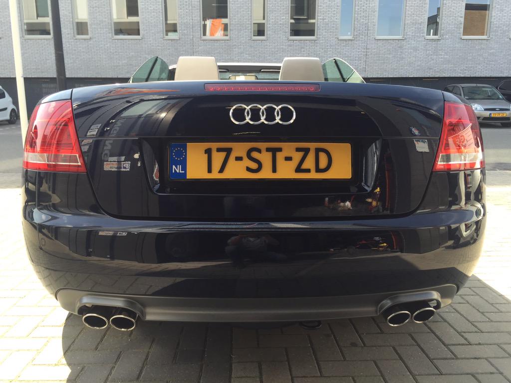 holland_lars's tweet photo. 10 jaar oud, en weer als nieuw #nanoprotection samen met @Elitecarcleaner stukje vakwerk.
#Audi #easytoclean now http://t.co/WxZZ0185U0