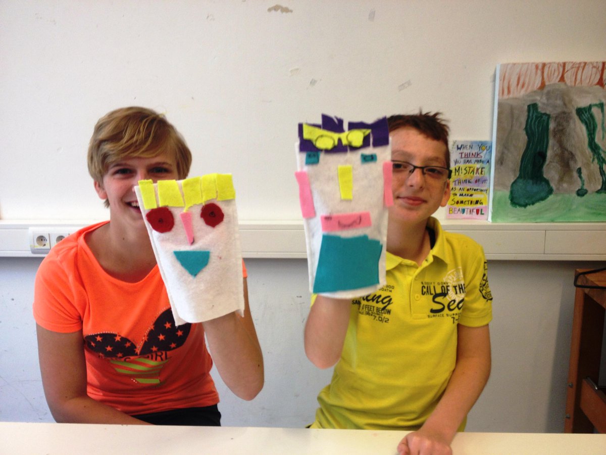 FrisProjecten's tweet image. We zijn gestart met Brievenkunst. Leerlingen van VSO de Hoge Brug en ouderen uit R'dam gaan kunstbrieven sturen!