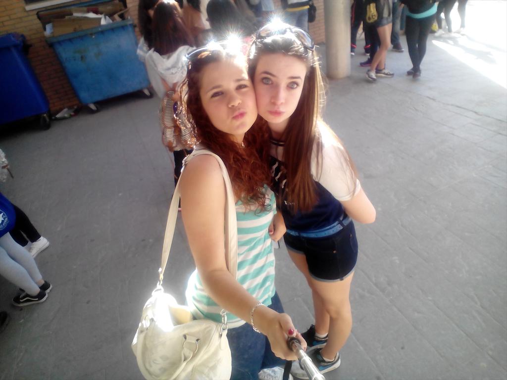 AndreeaMoreno07's tweet photo. @Paulamartin___ @Nataliaquince  te mandamos besitos cari 😘😘 http://t.co/ZjQzhvc6OH