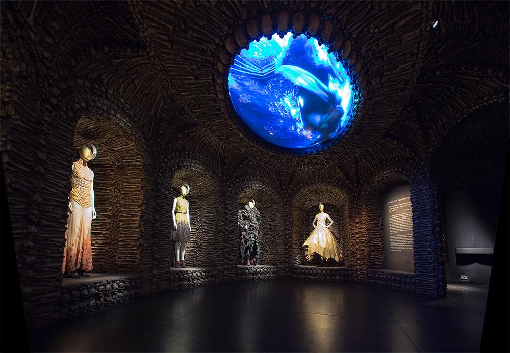 Absolutely stunning exhibition at the V&amp;A. tinyurl.com/kuhvsy3. See it whilst you can! Open until the 2nd August