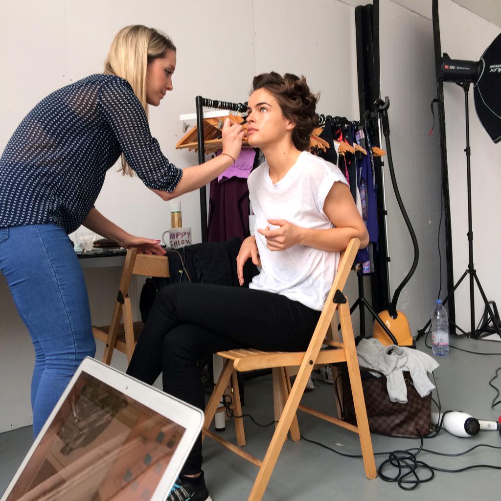 LuceyCaroline's tweet photo. Shooting with @claire_pepper &amp; @GabiDarlington today for our new @ActiveinStyle product shots! #newlook #comingsoon http://t.co/PRYLMRXatl