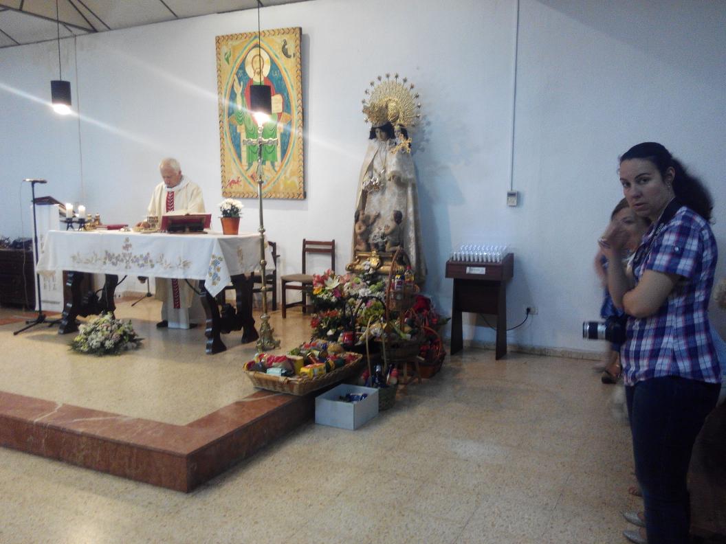 FallaElPalleter's tweet photo. El pasado Domingo celebramos nuestra Ofrenda de Alimentos a la Virgen de los Desamparados http://t.co/PyedY0CHVc