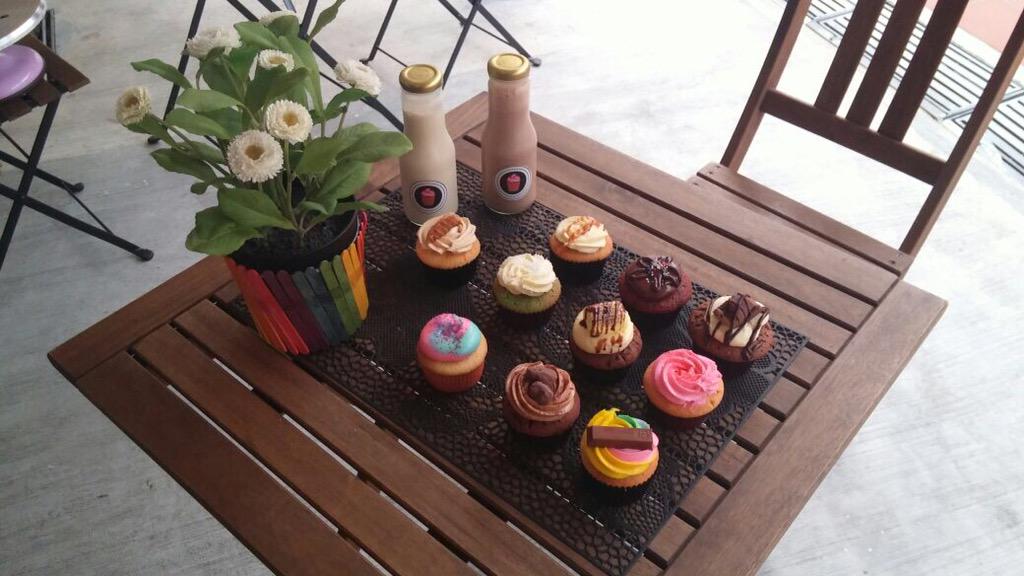 sfatimahidris's tweet image. PREORDERS FOR FRIDAY ARE STILL OPEN TMR OKAY! DONT WORRY! SEE YOU GUYS TMR YAAAAAAAAS! @pulseprods