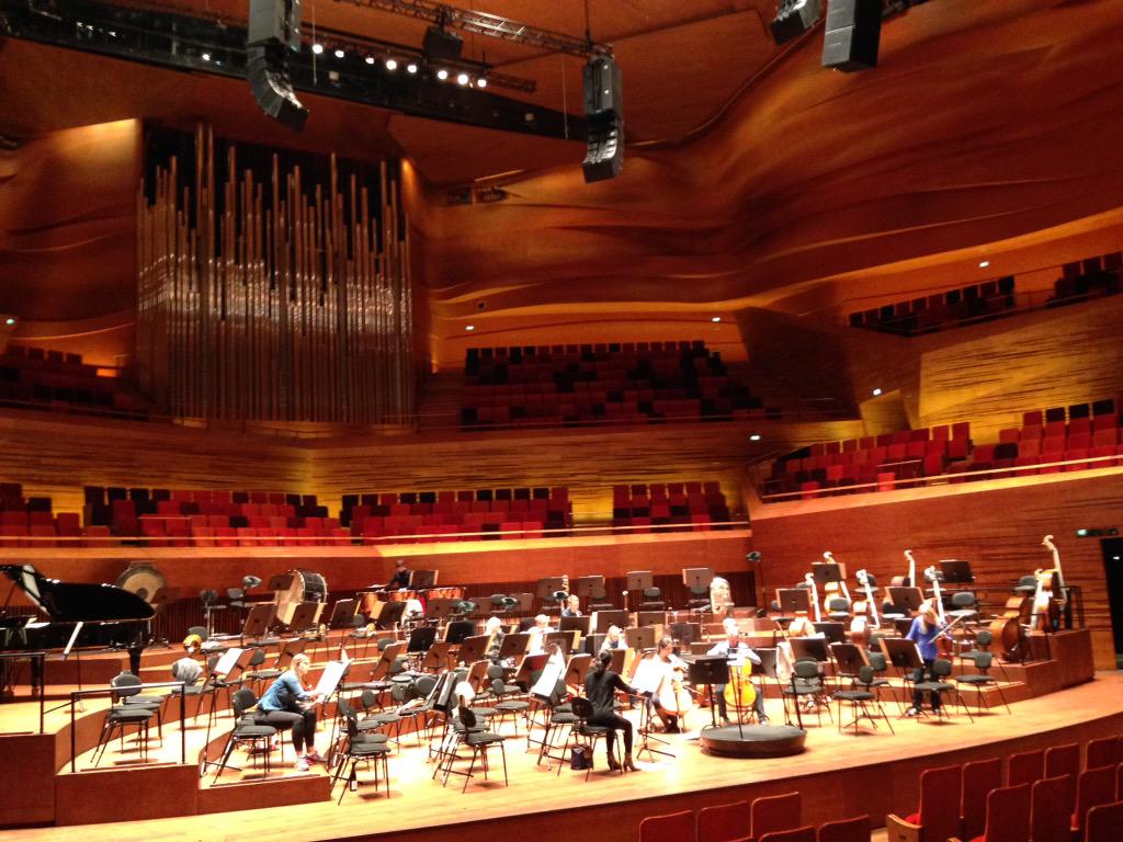 Such a beautiful hall with warmth #DR