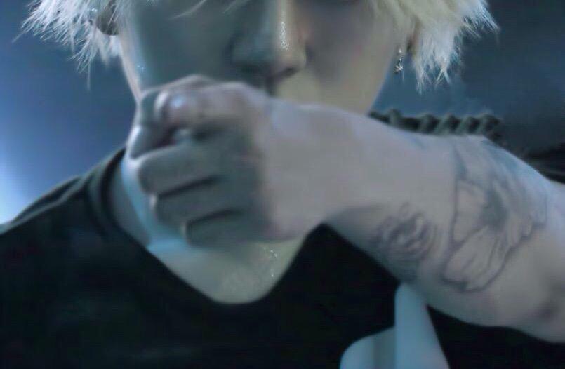 AQEqs's tweet photo. ㅤ

　　ZICO　≫　( @/AQEqs ) 

　　君がそれでいいなら
　俺は目を瞑っておいてやる

ㅤ　　左 : 長 : 卑 : 怠 : 眠

　#RTしたbotとペンを迎えにいく
　#RTしたbotとぺンを迎えにいく

ㅤ http://t.co/0FSq1I5O0A