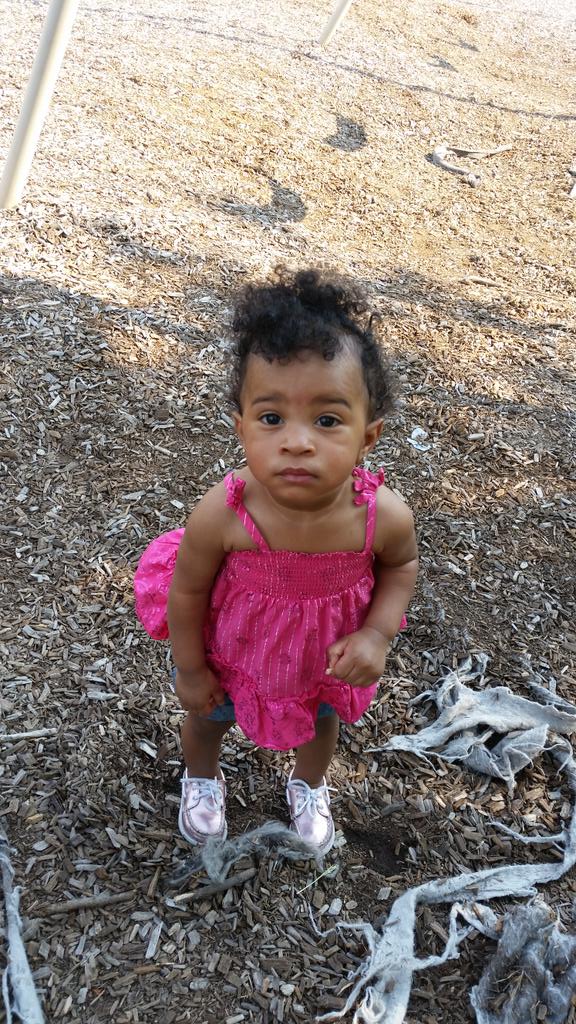 foreign_ish's tweet photo. The reason i smile😊😍 http://t.co/atxpqpV04D