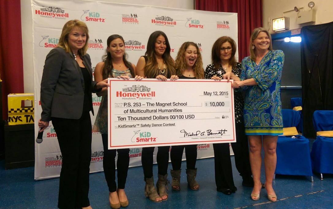 KidSmartz's tweet photo. Congratulations to school #PS253 in Brooklyn, NY for winning $10,000 from @HON_Citizenship for the #SafetyDance !! http://t.co/tFAm1ZWX0m