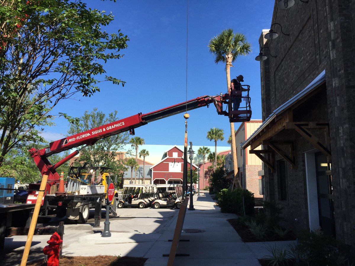Installation of #hdu #letters in The Villages