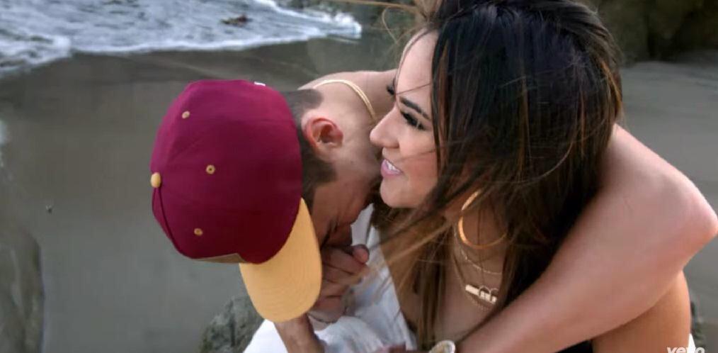 Im_Fine_Ok_'s tweet photo. Sei que to atrasada mais, OK ๐ป๐ป๐ป๐ป #BecstinIsReal #Becstin ๐ป๐ http://t.co/QRkR3KD44J