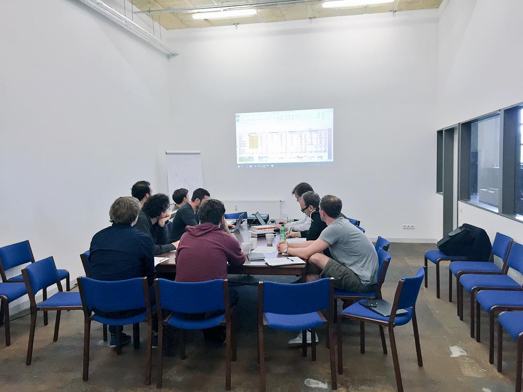 SpinLabLeipzig's tweet photo. Talking about VC contract clauses with @PsSemmer! #workshop #spinlab @Ekoio_Info @Merolt_GHP @conbox_tv @Preparo1 http://t.co/0VnkiIfMow