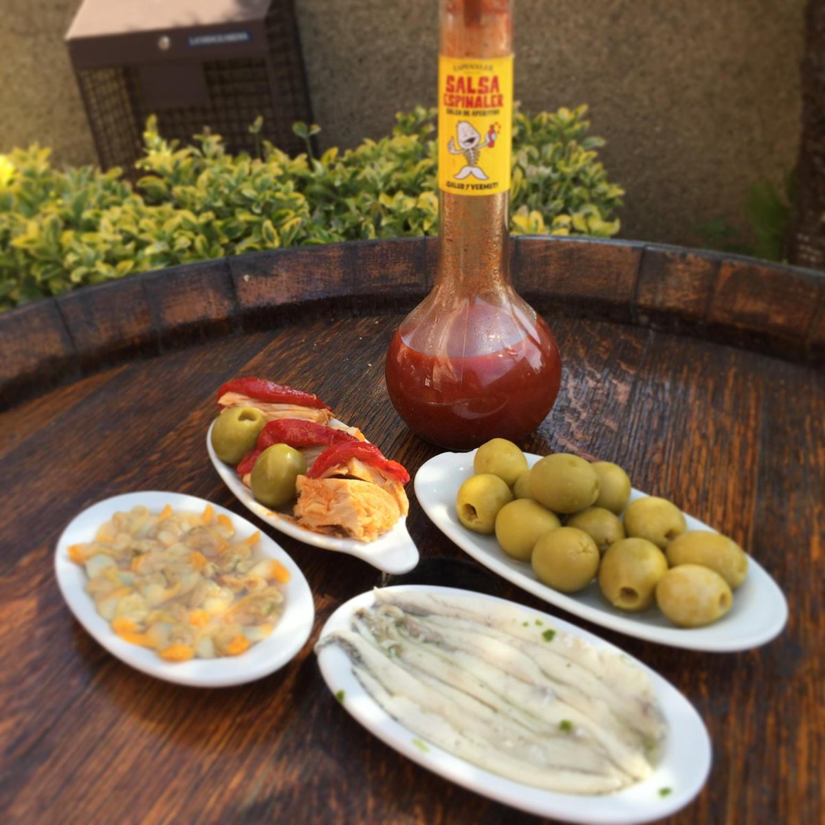 VermutEspinaler's tweet photo. Ara ja podem continuar! El nostre secret per no perdre l'optimisme! 👍🏻#espinaler #vermut #salsaespinaler #conservas http://t.co/EUzeif4FMn