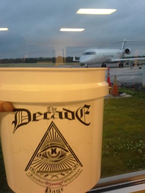 ColbyCorino's tweet photo. Philadelphia bound. @ringofhonor #DECADE #WarOfTheWorlds http://t.co/pRMXakzGOA