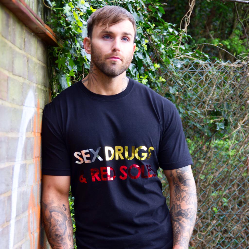 FallenAngelCltn's tweet photo. SEX DRUGS &amp; RED SOLES 👣
#Menswear launching this week.
#streetstyle #ootdman #swag #redsoles #mensfashion #richkids http://t.co/e3nDXDkPZI