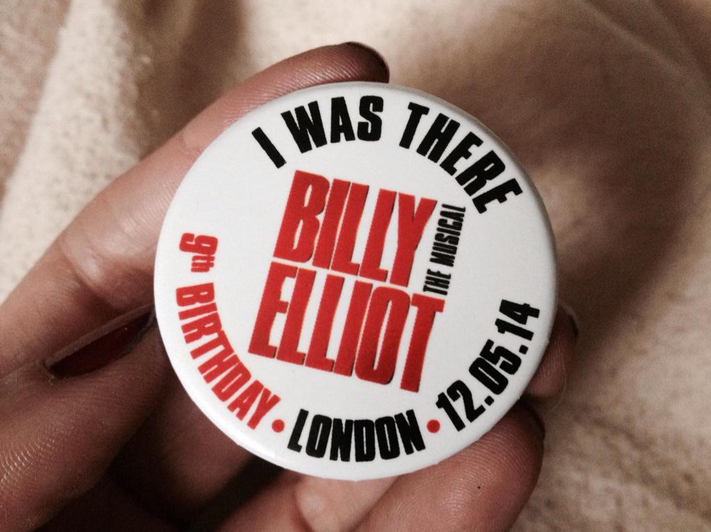 Happy bday, Billy!wish I could be there today!cu in a few days though ;) everybody rock the house tonight! 