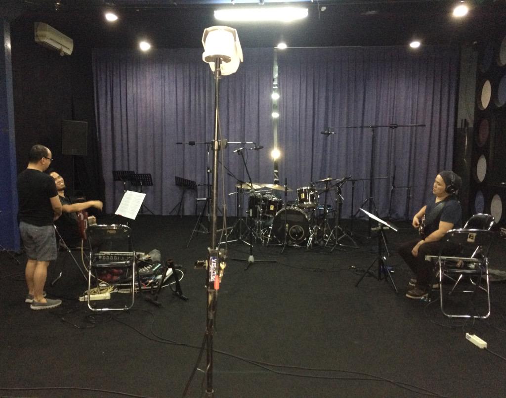 echasoemantri's tweet image. Recording session for #NET2ndANNIVERSARY.j