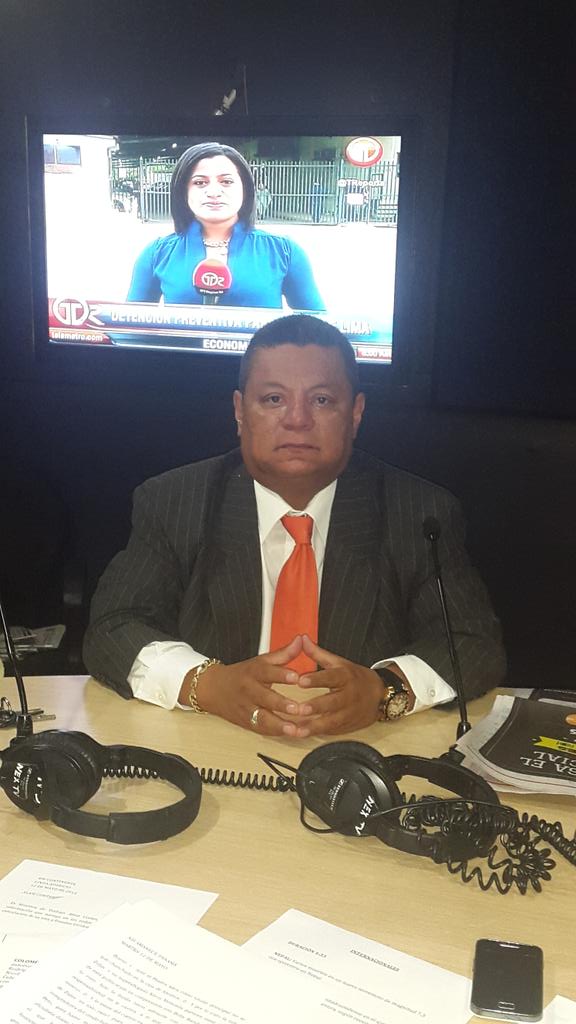 justinopty's tweet photo. Justino  Gonzalez en el noticiero de @KWCONTINENTE  de 6 a 7:30am. Análisis y comentarios periodísticos # nacionales http://t.co/TJWaNXRx1I