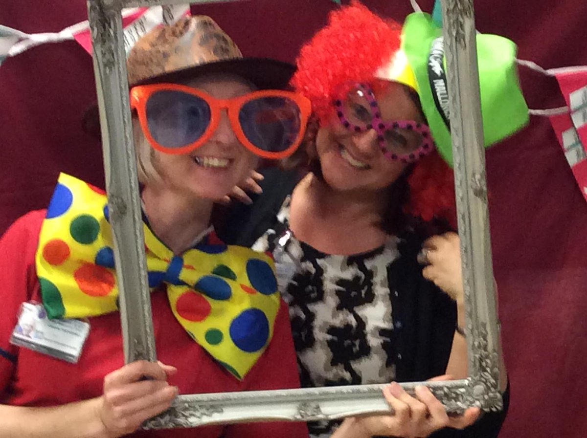 KGH_LED's tweet photo. @Hacky1Leanne #internationalnursesday #photobooth #kghpdf http://t.co/nLOwvoagrv