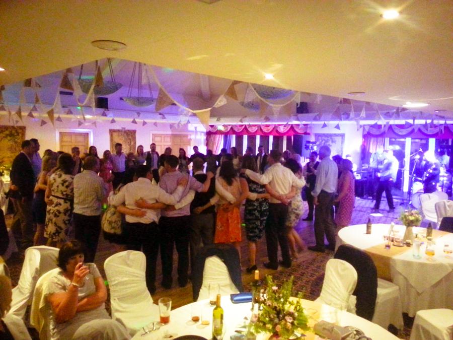 ElectricIdols's tweet photo. You know a wedding is awesome when the end of the night circle is this big! #weddingcircle http://t.co/C0iCrn7CWl