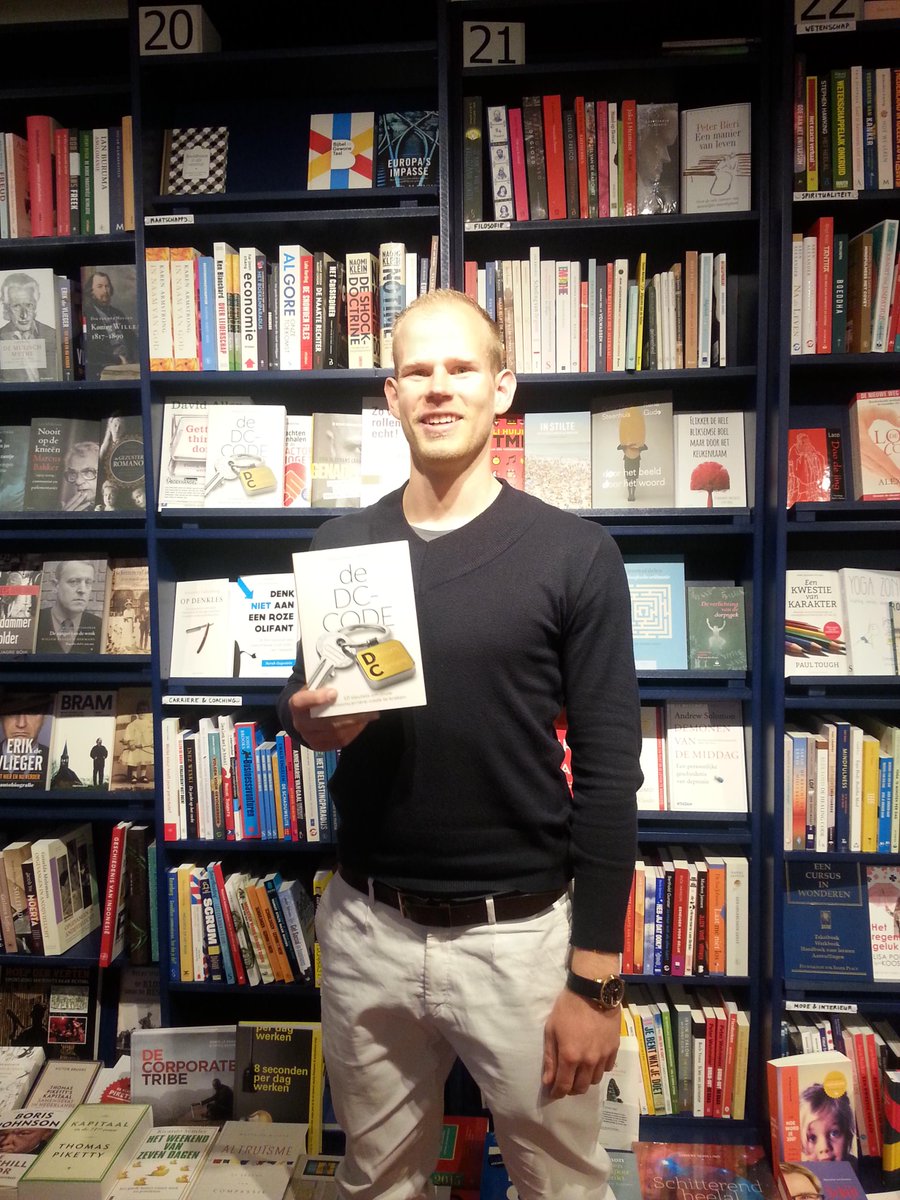 DroomCarriereAc's tweet photo. Wat is je #droomcarrière? Auteur zijn? Of een andere droom? 16 mei  #workshop @DeNweBoekhandel http://t.co/0KD3NUSwuJ http://t.co/LBwSz7DvfV