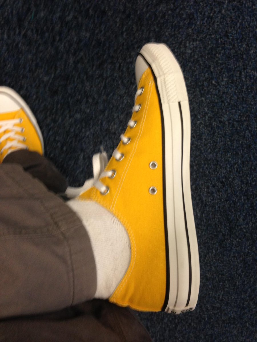 jsnhubbard's tweet image. Rockin' #schoolbusyellow #converse shoes. Ready for some Tuesday #STEM learning.