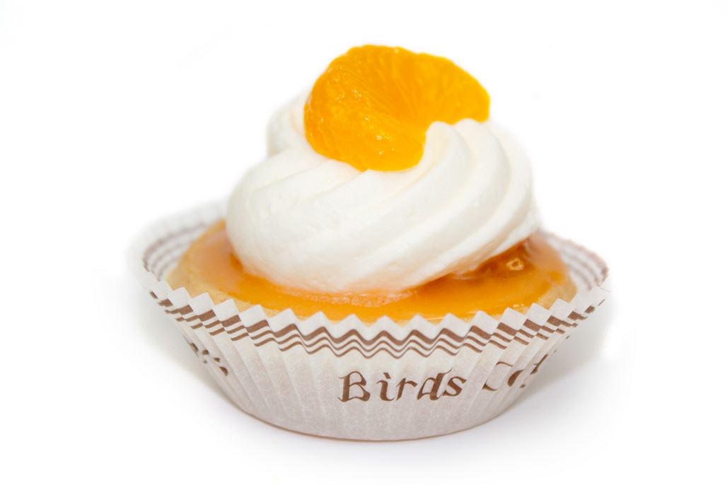 CarillonCourt's tweet photo. It's Tuesday Treat Day (a day we invented)! One of these Mandarin Creams from Birds should be perfect!  #tuesdaytreat http://t.co/8JXpgsvBNE