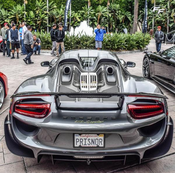 DurbuyModa's tweet image. Me encanta. Like &amp;amp; Fv. #supercars #Gentlemen #Millon #realestate #jewelry #Invest &amp;amp; #Buy: luisaranda.jimdo.com