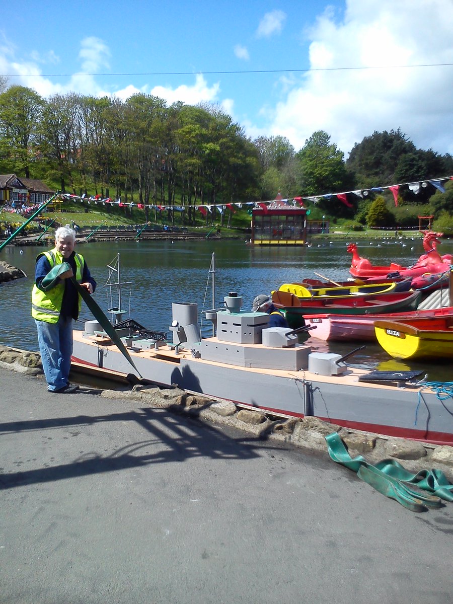 Naval Warfare boats arriving back into Peasholm ready for the shows.