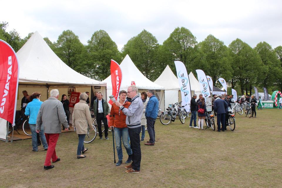 ebike_testdag's tweet photo. Ondanks de weersvoorspellingen, een geslaagde elektrische fiets testdag 2015 achter de rug! http://t.co/21IJp00LFg