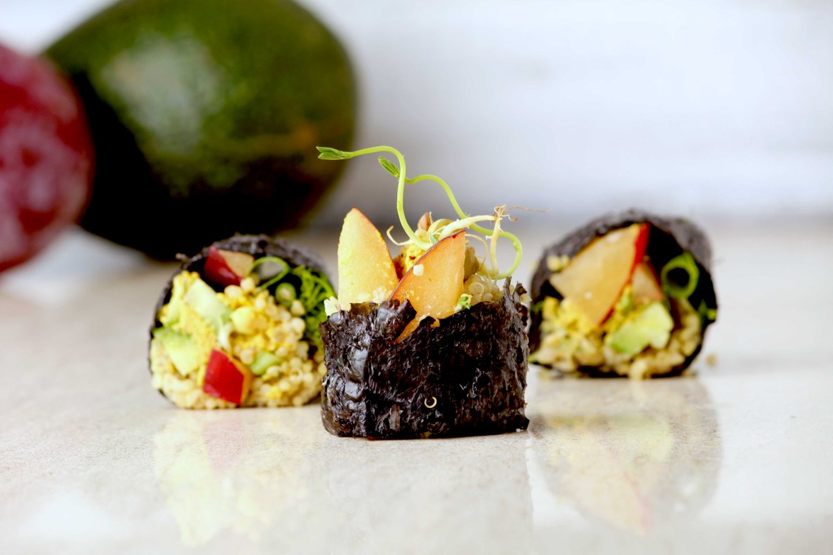 Simplycalledfoo's tweet image. New post on @ParadeMagazine It's Alway Time for Quinoa! Try these 5 Great #Recipes! bit.ly/1JBEE12  #Vegan