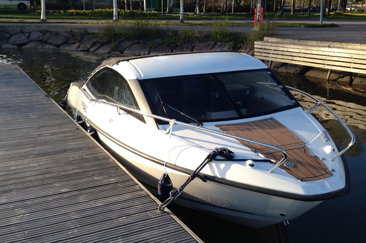 Boating season started yesterday in a beautiful evening sunset. <a href="/flipperboats/">Flipper</a> #boat #espoo