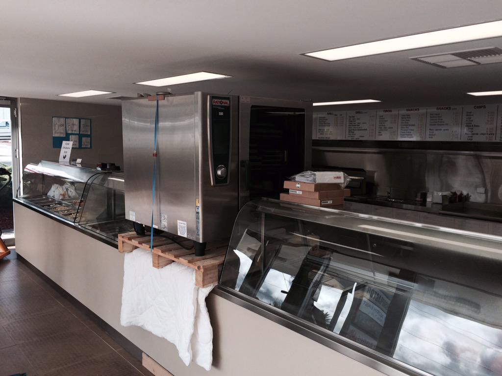 sfield43248407's tweet photo. Rational goes anywhere# St Agnes  chicken shop taking delivery of their new unit.Would you like fries with that oven! http://t.co/ExgdyHjKW1