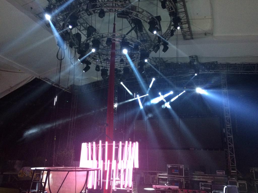 FRentertainLive's tweet photo. Secuencia de producción #FRentertainment #produccion http://t.co/saym8uxAmB