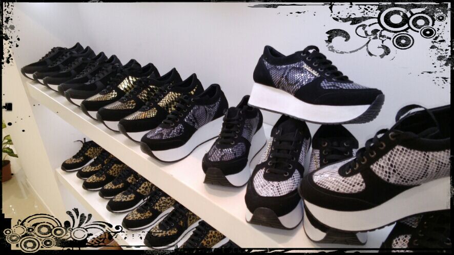 Nazarialomas's tweet photo. Estas zapas son una 💣💣 ¿Ya tenés las tuyas? #NazariaTeConviene #Art400 http://t.co/30y1r0WAFU