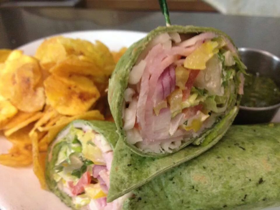 KennTico's tweet photo. Tuesday wrappy day $5.00 wraps all day http://t.co/lJ98CZHRMm
