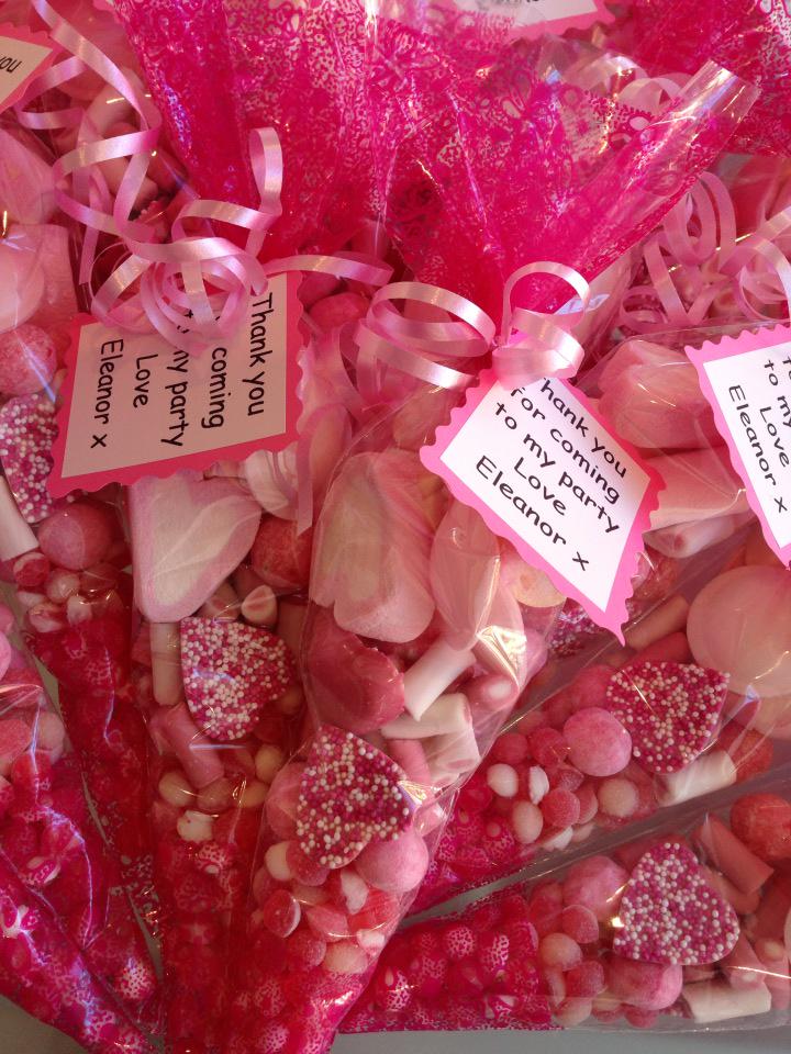CandySolihull's tweet image. Need some #partybag ideas? These sweetie cones are a great substitute or can even make lovely #partyfavours!