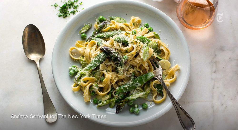 nytimes's tweet photo. 23 pasta recipes that shout "spring!" http://t.co/U8jedFjWWr http://t.co/1j4eIHIoJb