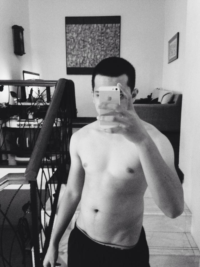 HakimParker's tweet image. If i work a lot harder. I think i can have that perfect body. #hateifyouwant 11 more weeks.