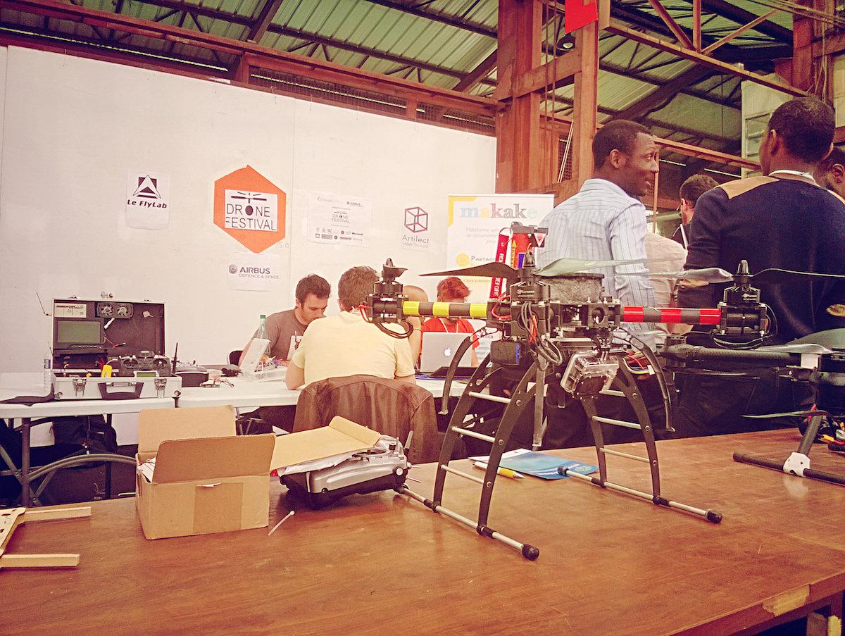 pyrmod's tweet photo. Plein de belles choses vues au Fablab Festival ce we chez @FabLab_Toulouse, notamment sur le stand @drone_fest http://t.co/uu1k1nd9WE
