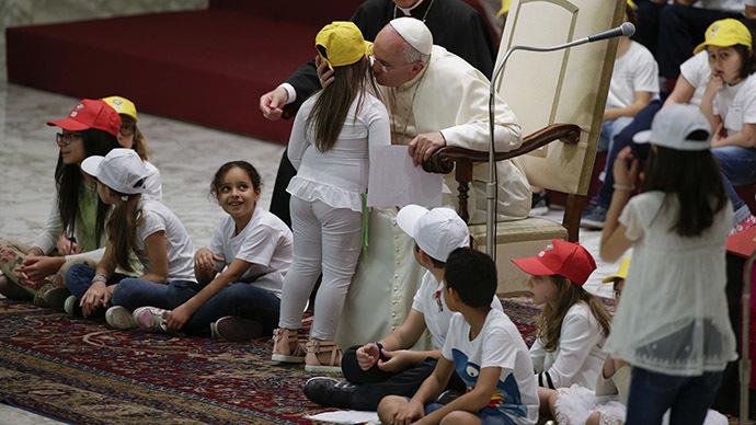 RT_com's tweet photo. #VIRAL: 'Many powerful people don't want peace' - #Pope tells children http://t.co/ggKOFB29cV http://t.co/78cKGLhvXl