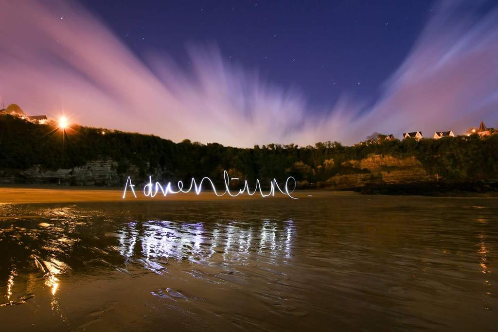 elite_exposure's tweet image. New #lightwriting piece. Jacksons Bay, Barry @Barrybados @WalesCoastPath @ValeArts