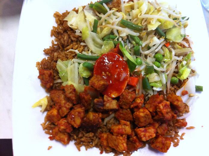 A Guide to Dutch Indonesian Cuisine
goo.gl/sIARfi  #indischeten #indo #indisch
