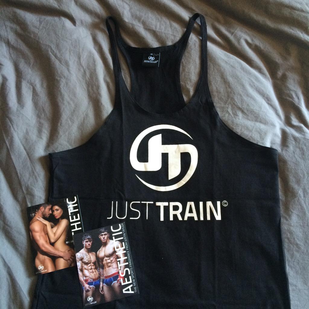 Pol_Ba's tweet photo. Woke up to find this😱❤️ @Justin_Tayler @OwenHarrison1 @OwenHarrison1 @Rogan_OConnor http://t.co/kMprevcHeT