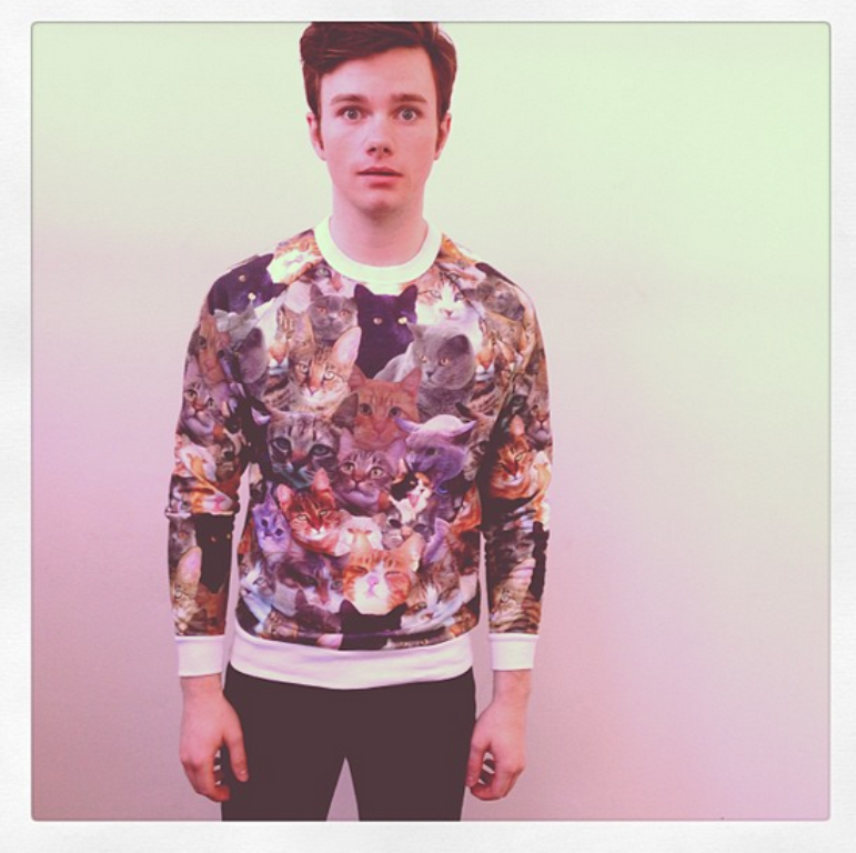 Happy Birthday Chris Colfer. Divinooooo el y su sueter - 27 de mayo de 1990 