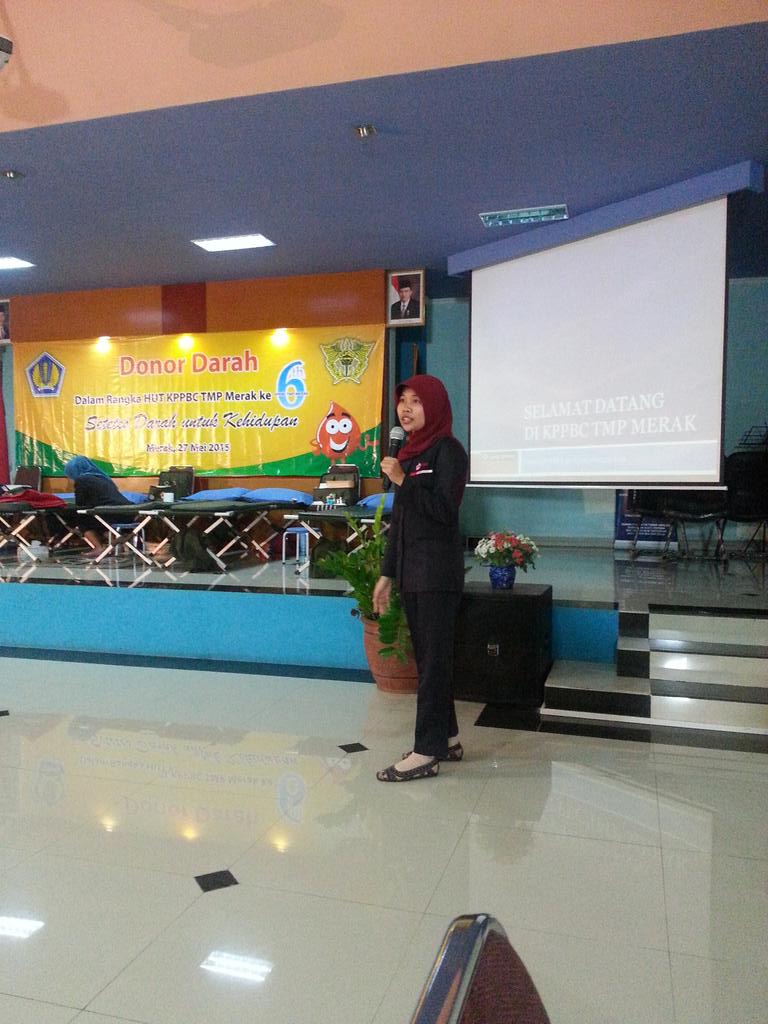 Penjelasan tentang syarat2 donor dan teknis pelaksanaan oleh petugas kami <a href="/lezrie1004/">raflesianilestari</a> di kantor bea cukai merak..