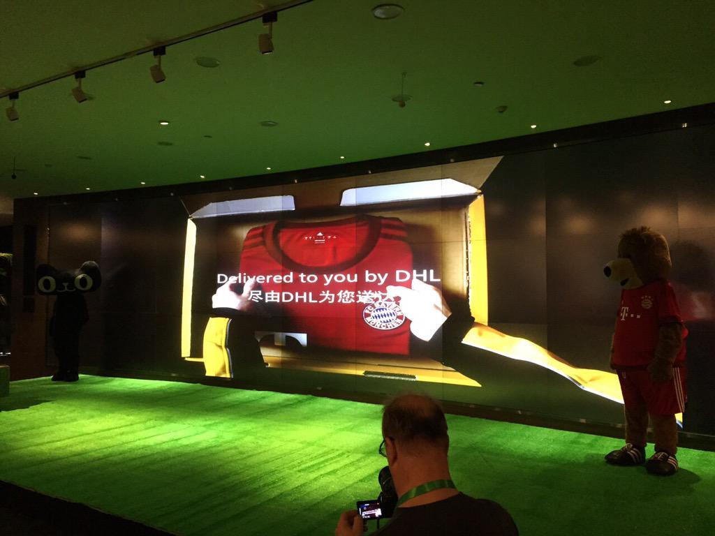 Feliciaghx's tweet photo. The stage is all set &amp; senior executives will soon be taking the stage. #DHL #MiaSanMia #ecommerce @DeutschePostDHL http://t.co/C1xqK31fYW