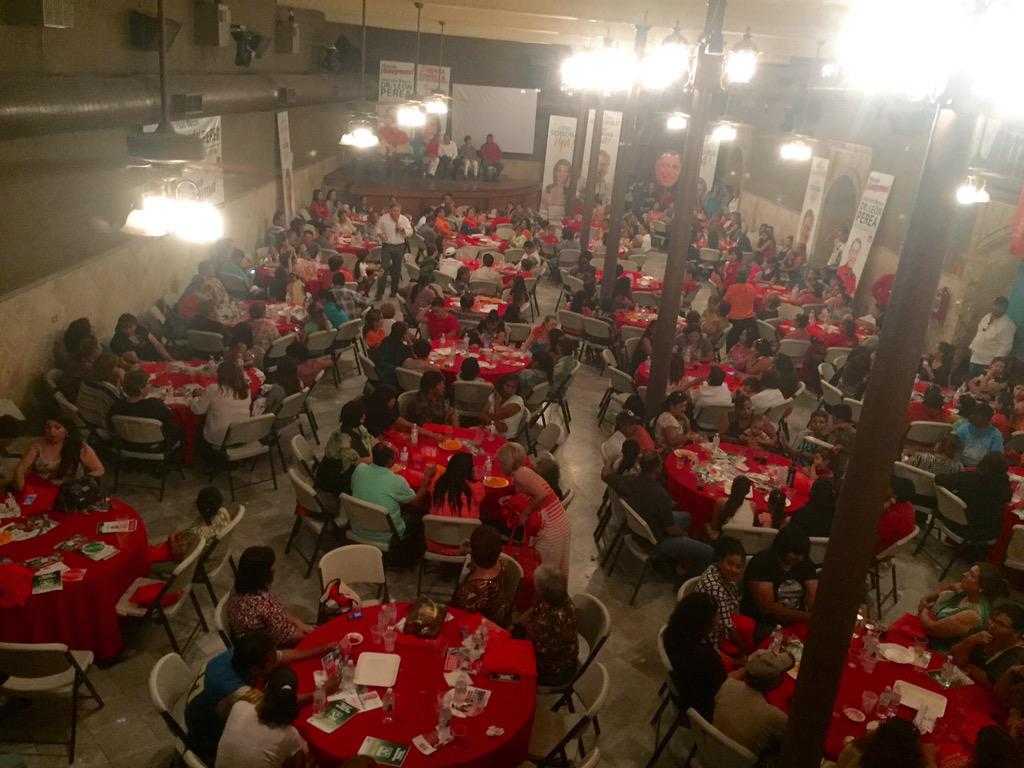 La fórmula priista de #Guaymas se reúne convendedores ambulantes y sus familias.