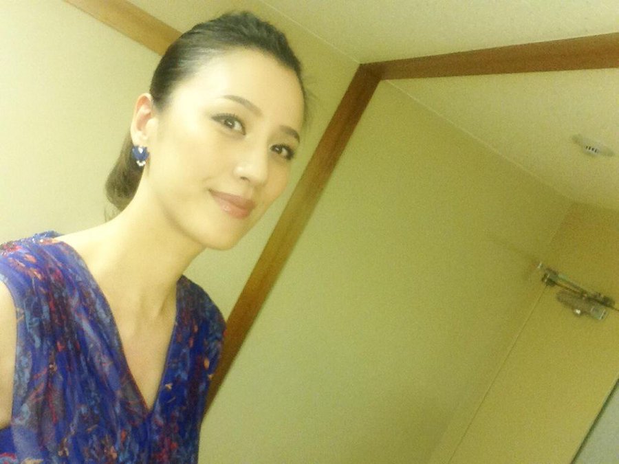 鈴木彩貴が遼河はるひの結婚相手の旦那 年収と画像 宝塚時代の意外な真実 365日24時間ニュース